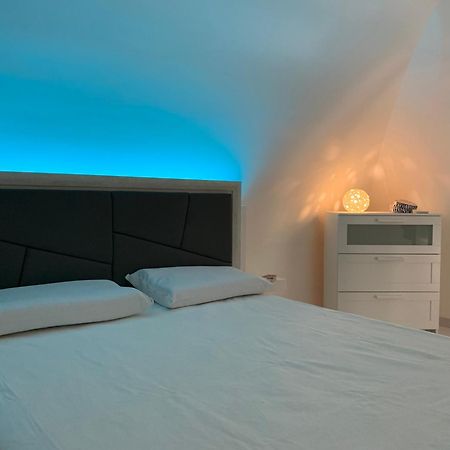 Little Dreams Apartment Трани Экстерьер фото